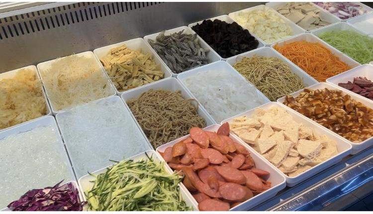 探访济南餐饮店铺:部分商家“无证”卖凉菜,小店难达到冷食类制售条件或是主因