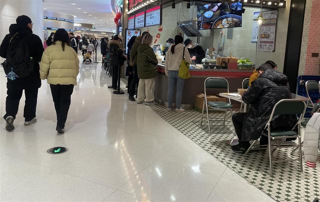 春节假期,武汉餐饮业人气十足 春节假期,武汉餐饮业人气十足