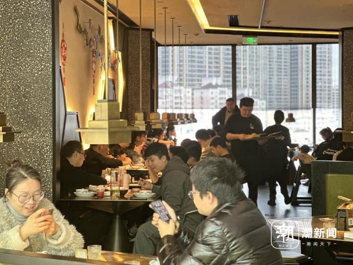 春节期间杭州餐饮消费超级火!全勤八天,他们赚到钱了吗 春节期间杭州餐饮消费超级火!全勤八天,他们赚到钱了吗