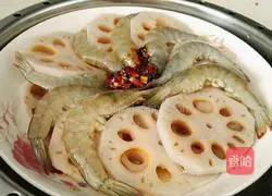 蒜香莲藕虾的做法图解11